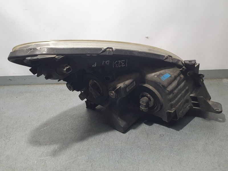 Recambio de faro izquierdo para toyota corolla verso (r1) 2.2 d-4d luna referencia OEM IAM   PARA PULIR