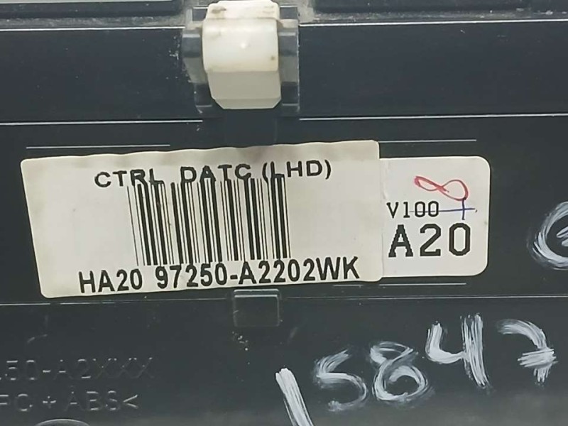 Recambio de mando climatizador para kia cee´d drive referencia OEM IAM 97250A2202WK  TOCADO