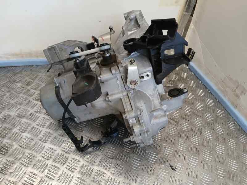 Recambio de caja cambios para peugeot 208 signature referencia OEM IAM 20A704 1109595 5VELOCIDADES