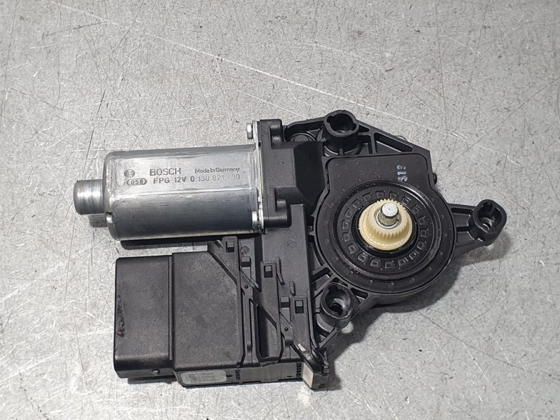 Recambio de motor elevalunas trasero izquierdo para volkswagen golf vi (5k1) advance referencia OEM IAM 5K0959703D 922118134 BRO