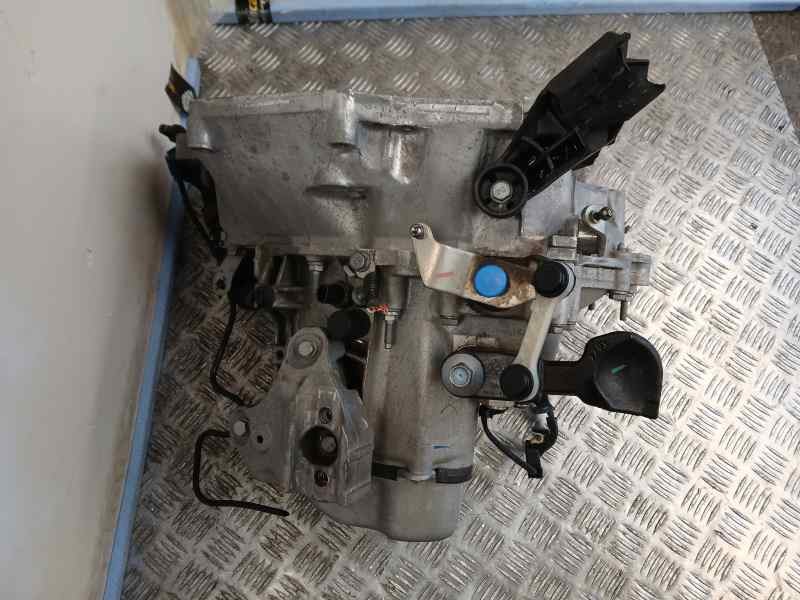 Recambio de caja cambios para peugeot 208 signature referencia OEM IAM 20A704 1109595 5VELOCIDADES