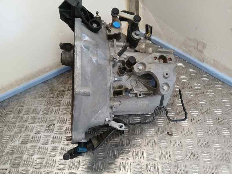 Recambio de caja cambios para peugeot 208 signature referencia OEM IAM 20A704 1109595 5VELOCIDADES