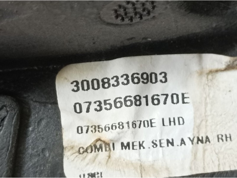 Recambio de retrovisor derecho para fiat doblo pop referencia OEM IAM 735668167OE  C/ MANDO