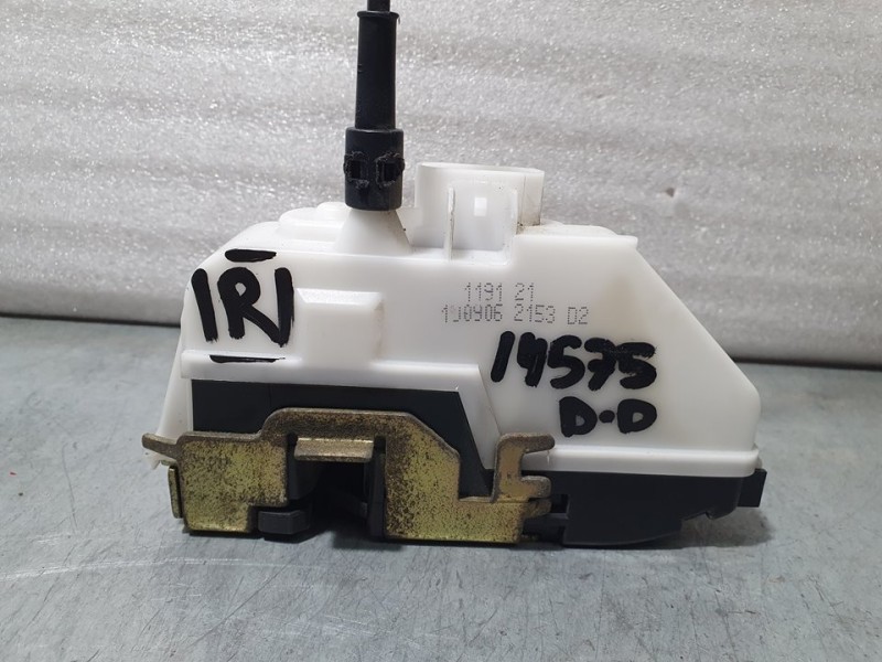 Recambio de cerradura puerta delantera derecha para renault scenic ii confort dynamique referencia OEM IAM SIN REF  4 PINES