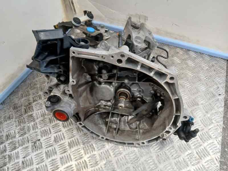 Recambio de caja cambios para peugeot 208 signature referencia OEM IAM 20A704 1109595 5VELOCIDADES