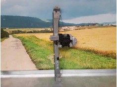 ELEVALUNAS DELANTERO IZQUIERDO 807213867R 128001472B ELECTRICO