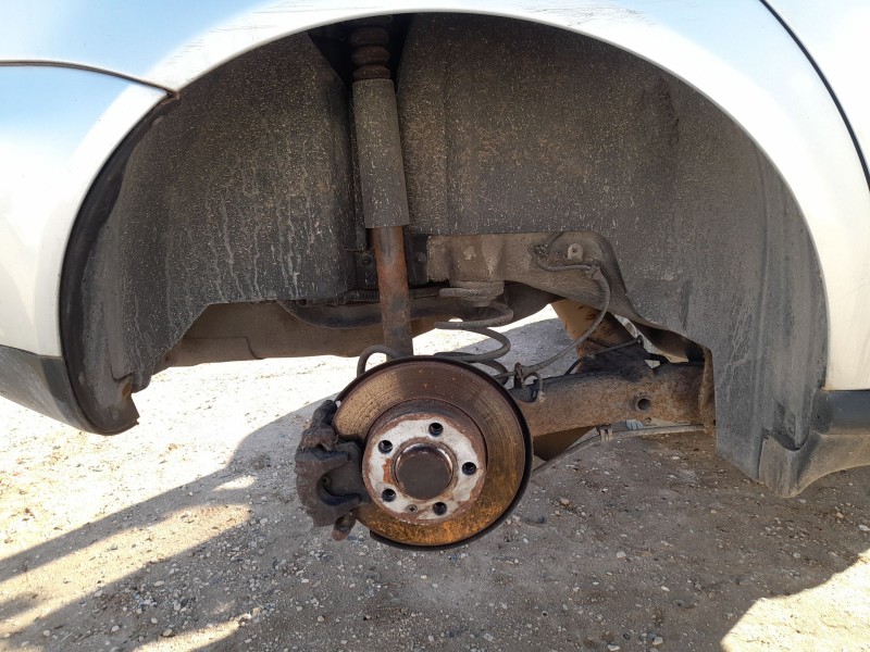 Recambio de plastico pase rueda tras. dch. para audi a3 (8l1) 1.6 referencia OEM IAM 8L0810172  