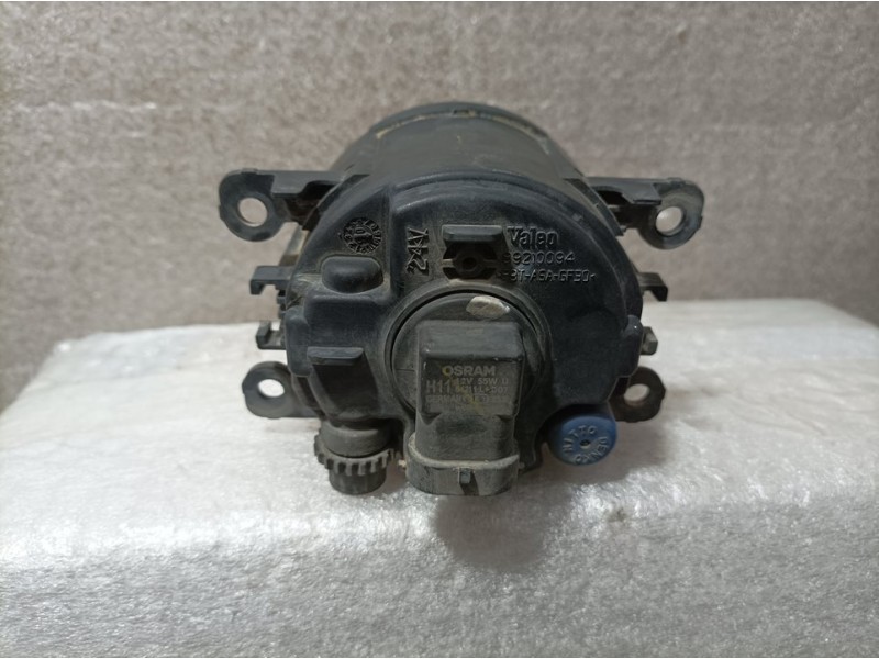 Recambio de faro antiniebla derecho para renault scenic ii confort dynamique referencia OEM IAM 8200074008 89202502 VALEO