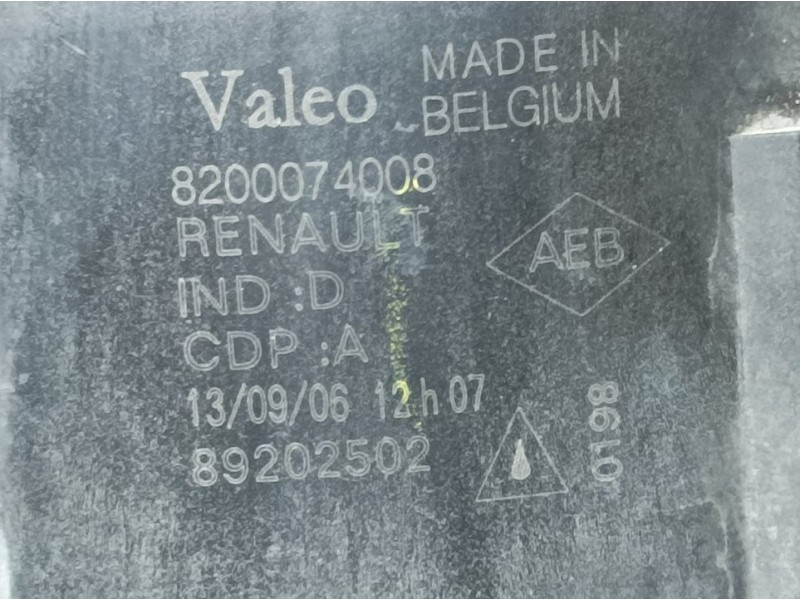 Recambio de faro antiniebla derecho para renault scenic ii confort dynamique referencia OEM IAM 8200074008 89202502 VALEO
