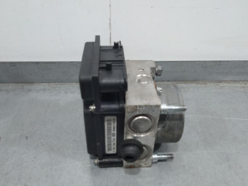 Recambio de abs para renault clio iii luxe privilege referencia OEM IAM 7701209606 0265232077 