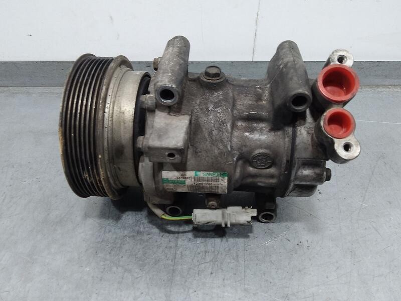 Recambio de compresor aire acondicionado para renault clio iii luxe privilege referencia OEM IAM 8200819568  Sanden