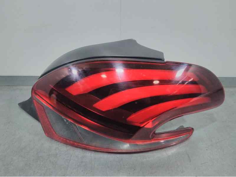 Recambio de piloto trasero derecho para peugeot 208 signature referencia OEM IAM 9672628380  