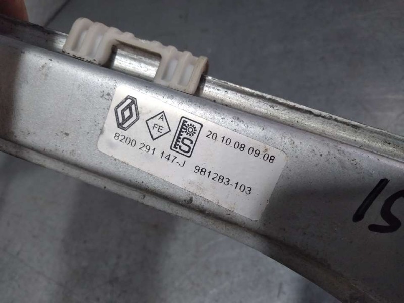 Recambio de elevalunas delantero derecho para renault clio iii luxe privilege referencia OEM IAM 8200291147J 981283103 ELECTRICO