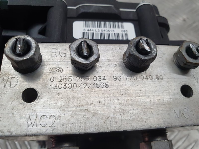 Recambio de abs para citroën c4 lim. exclusive referencia OEM IAM 9677024980 0265252034 BOSCH