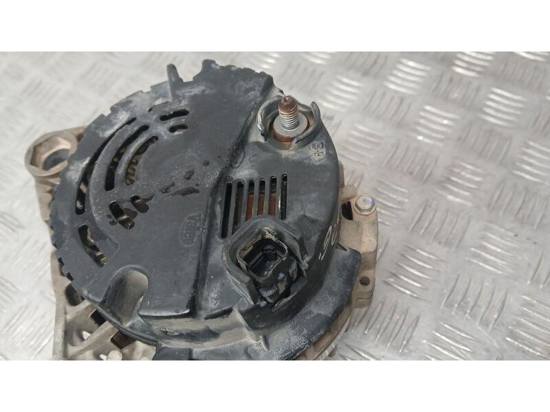 Recambio de alternador para renault trafic caja cerrada (ab 4.01) furgon referencia OEM IAM 7711134316 11001984 SG12B096