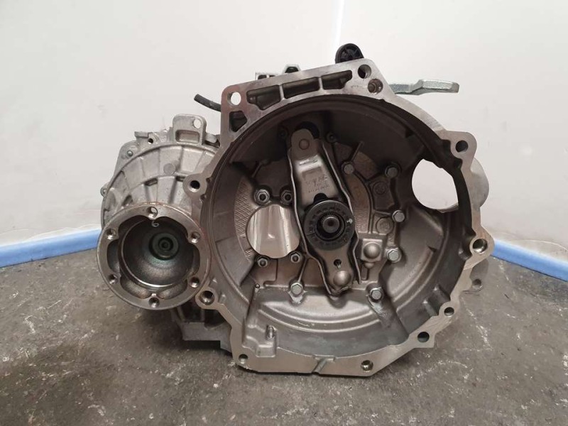 Recambio de caja cambios para seat arona fr referencia OEM IAM TKN 02128 6VELOCIDADES