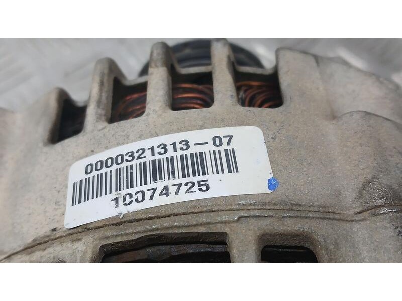 Recambio de alternador para renault trafic caja cerrada (ab 4.01) furgon referencia OEM IAM 7711134316 11001984 SG12B096