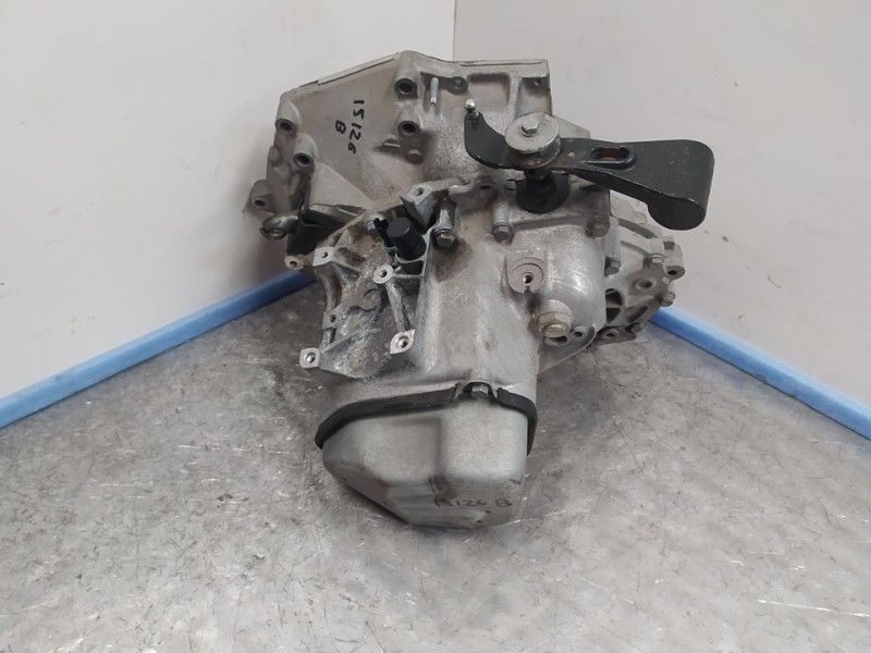 Recambio de caja cambios para peugeot 108 top allure referencia OEM IAM 20CR16 1131602 5VELOCIDADES