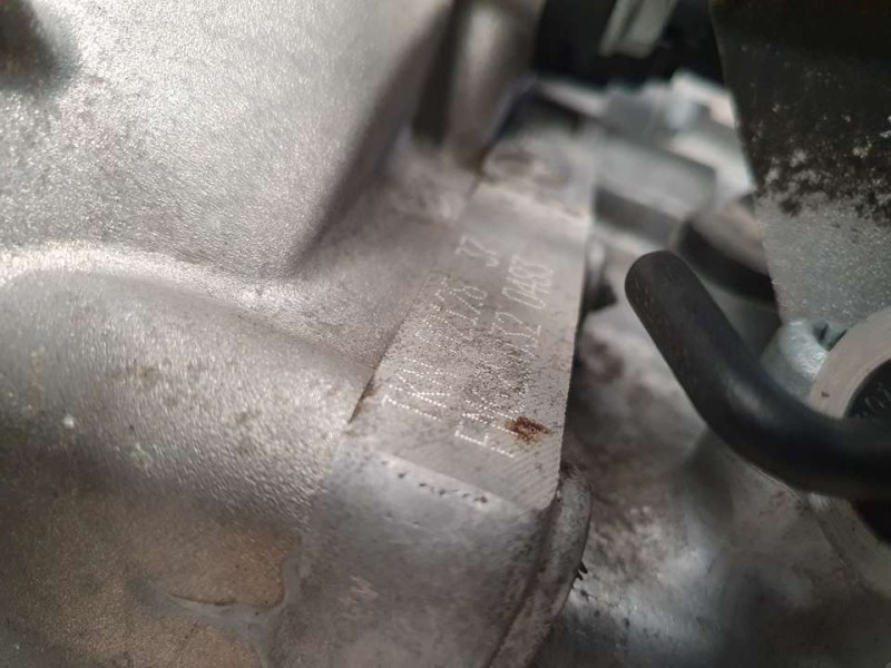 Recambio de caja cambios para seat arona fr referencia OEM IAM TKN 02128 6VELOCIDADES