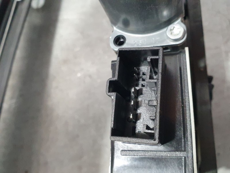 Recambio de elevalunas trasero derecho para skoda superb (3v3) active referencia OEM IAM   ELECTRICO 5 PINS