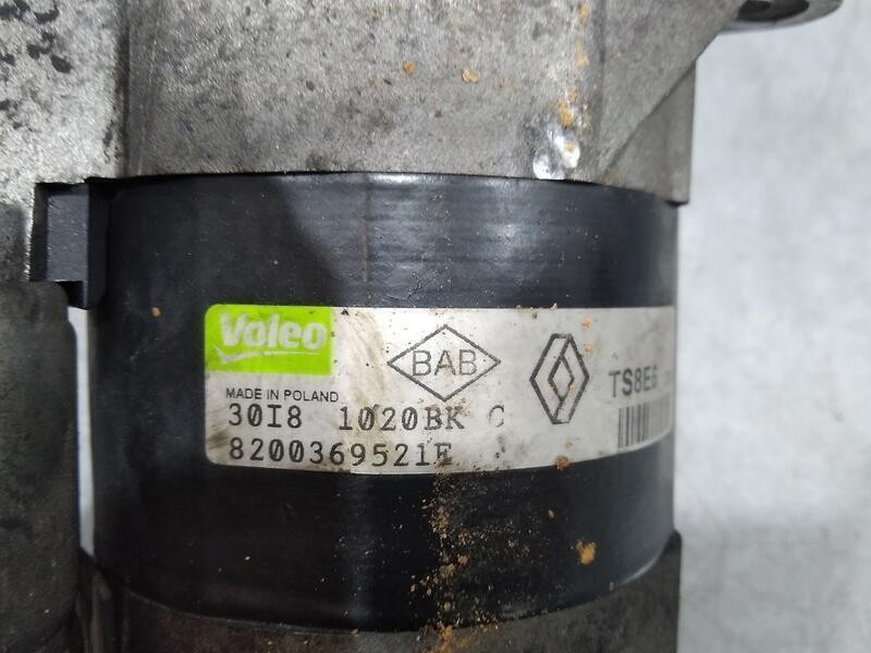 Recambio de motor arranque para renault clio iii luxe privilege referencia OEM IAM 8200369521f  Valeo