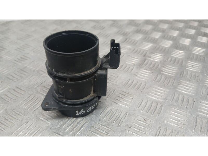 Recambio de caudalimetro para renault trafic caja cerrada (ab 4.01) furgon referencia OEM IAM 7700109812  8WK9620Z