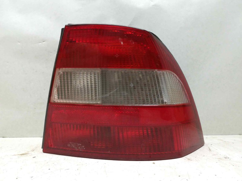 Recambio de piloto trasero derecho para opel vectra b berlina 1.8 16v cat referencia OEM IAM   