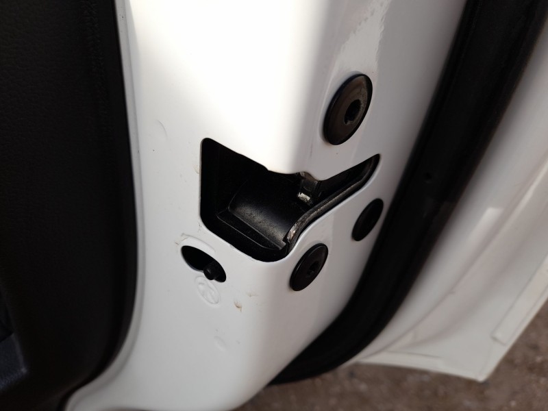 Recambio de cerradura puerta trasera derecha para mg zs suv (azs1) 1.0 t-gdi referencia OEM IAM 10845783  