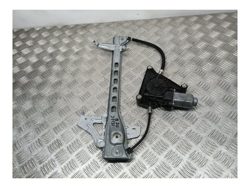 Recambio de elevalunas delantero izquierdo para peugeot 108 top allure referencia OEM IAM 698200H031  ELECTRICO 2 PINS GRAPA TOC