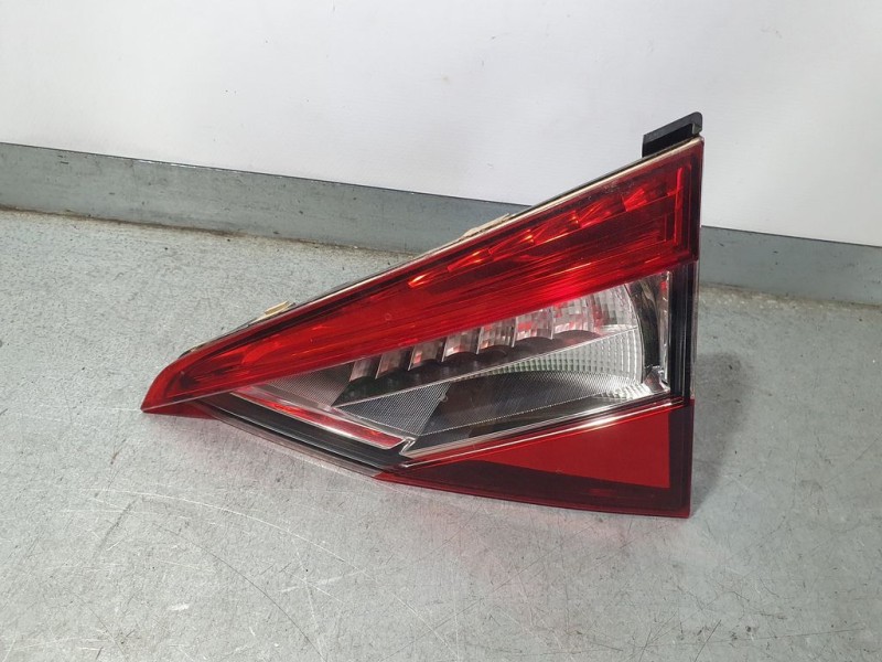 Recambio de piloto trasero derecho para skoda superb (3v3) active referencia OEM IAM 3V4945308B  INTERIOR