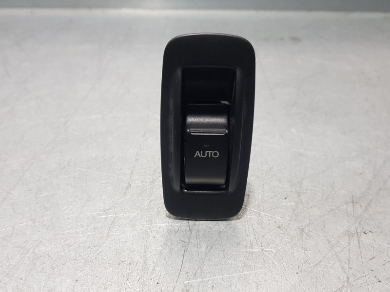 Recambio de mando elevalunas trasero izquierdo para toyota corolla (e12) 1.6 sol berlina 3/5 referencia OEM IAM 37077B276C 84810