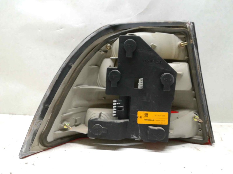 Recambio de piloto trasero derecho para opel vectra b berlina 1.8 16v cat referencia OEM IAM   