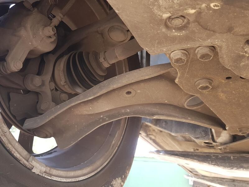 Recambio de brazo suspension inferior delantero derecho para nissan qashqai ii (j11, j11_) 1.5 dci referencia OEM IAM 545004EA0B