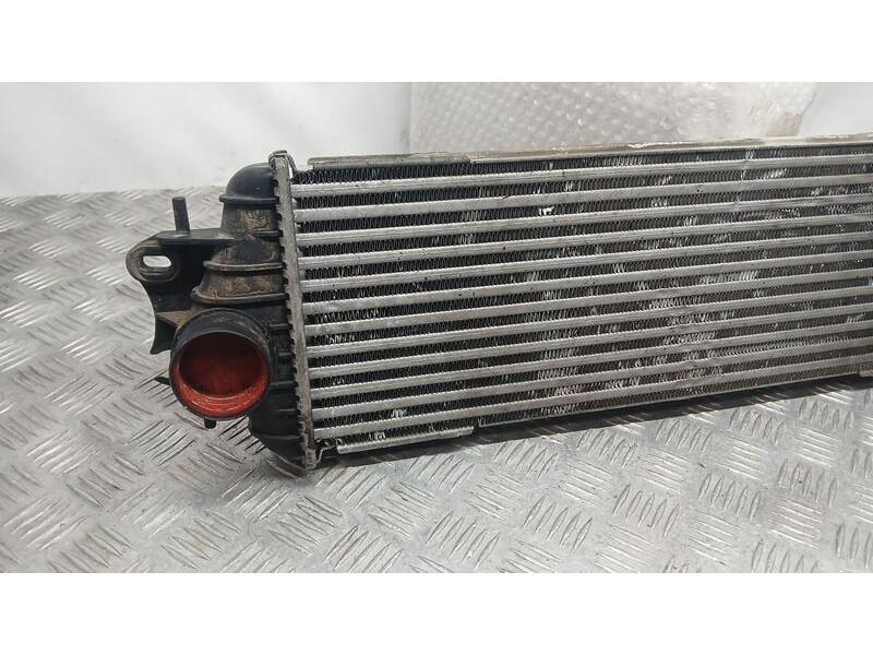 Recambio de intercooler para renault trafic caja cerrada (ab 4.01) furgon referencia OEM IAM 7700312903G VALEO 868926Q