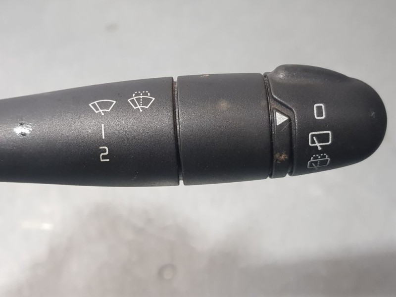 Recambio de mando limpia para dacia sandero ambiance referencia OEM IAM 8200792584 901057666 