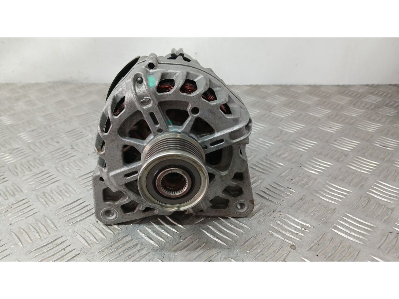 Recambio de alternador para renault megane iv hatchback (b9a/m/n_) 1.2 tce 130 (b9mr) referencia OEM IAM 2117025099 valeo 261654