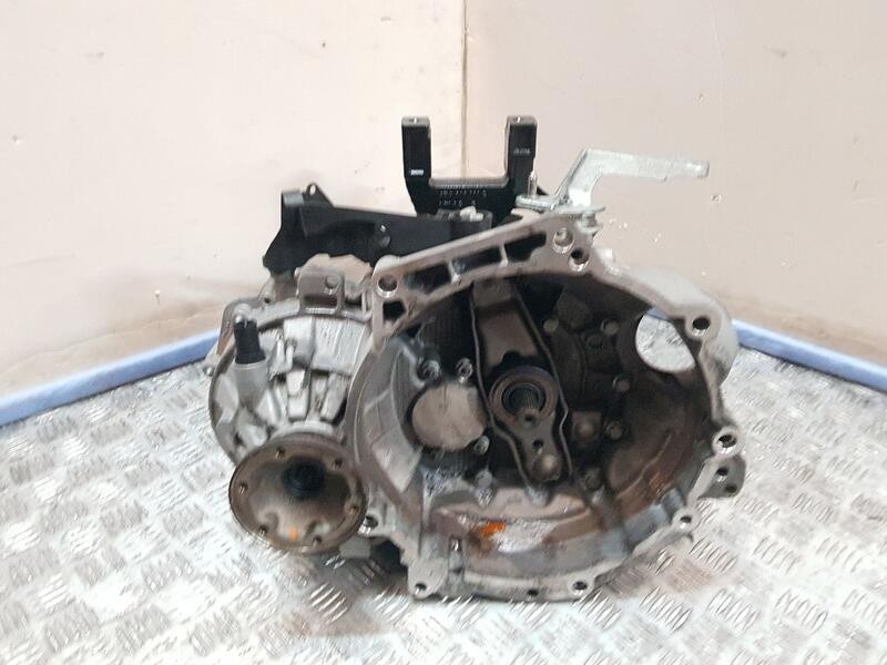 Recambio de caja cambios para volkswagen polo (6r1) advance referencia OEM IAM MZK 130212 5VELOCIDADES