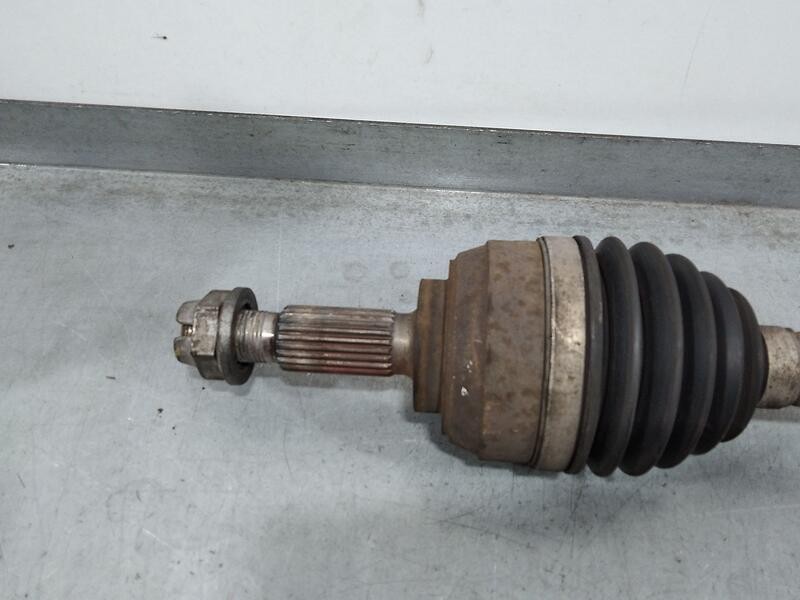 Recambio de transmision delantera izquierda para renault clio iii luxe privilege referencia OEM IAM 8200559377  