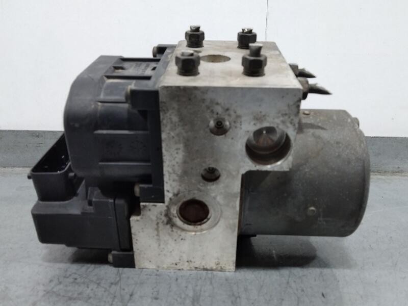 Recambio de abs para kia sorento 2.5 crdi ex referencia OEM IAM 589103e310  Bosch