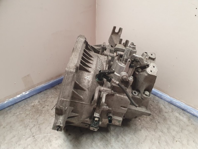 Recambio de caja cambios para chevrolet orlando ltz referencia OEM IAM R12999951AJL  6VELOCIDADES