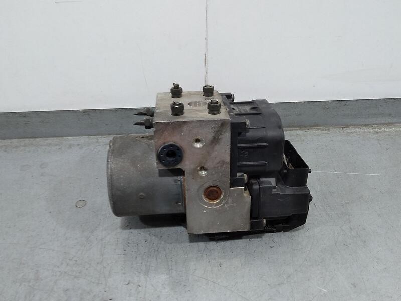 Recambio de abs para kia sorento 2.5 crdi ex referencia OEM IAM 589103e310  Bosch