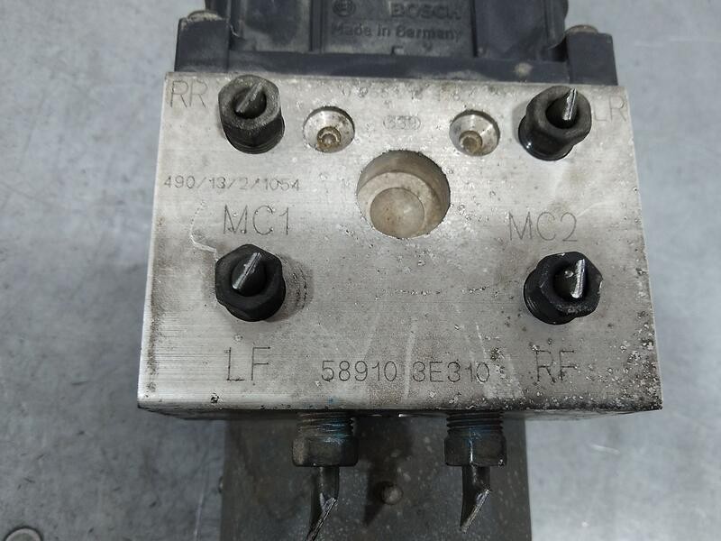 Recambio de abs para kia sorento 2.5 crdi ex referencia OEM IAM 589103e310  Bosch