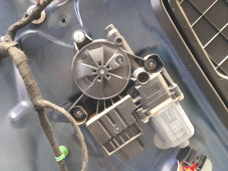 Recambio de elevalunas delantero derecho para seat arona fr referencia OEM IAM 201959882D  