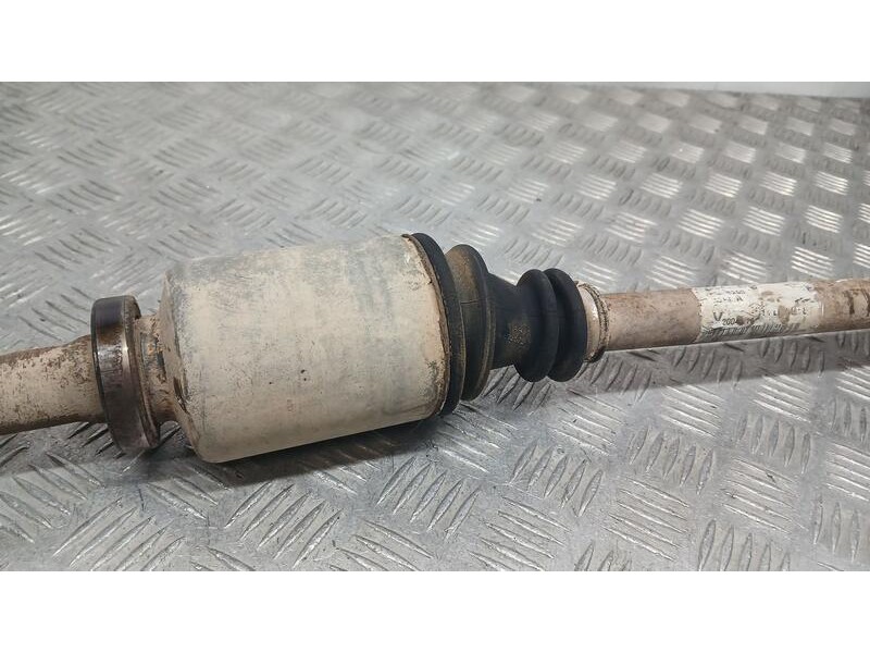 Recambio de transmision delantera derecha para renault trafic caja cerrada (ab 4.01) furgon referencia OEM IAM 8200069146  