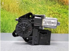 Recambio de motor elevalunas delantero derecho para renault megane iii berlina 5 p expression referencia OEM IAM 807301396R 9124