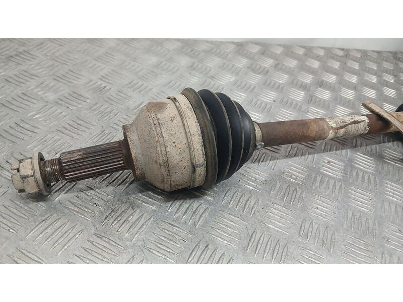 Recambio de transmision delantera izquierda para renault trafic caja cerrada (ab 4.01) furgon referencia OEM IAM 8200334338  