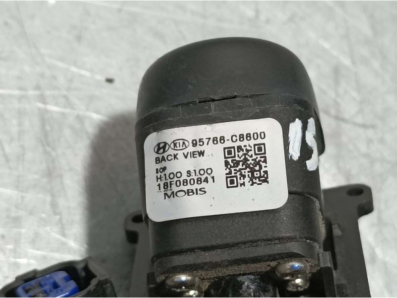 Recambio de camara vision trasera para hyundai i20 essence referencia OEM IAM 95766C8600  