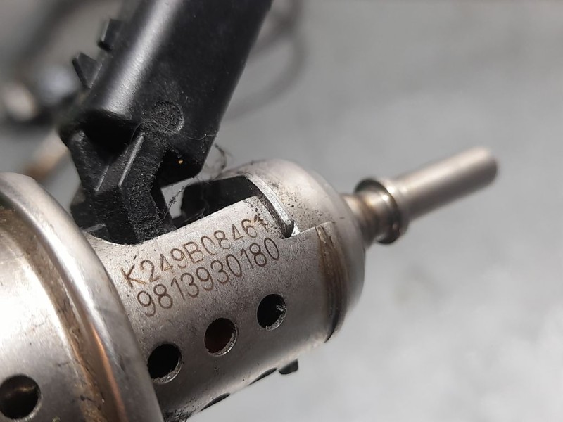 Recambio de inyector adblue para peugeot 208 1.6 e-hdi fap referencia OEM IAM 9813930180 K249B08461 