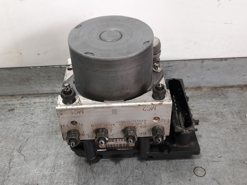 Recambio de abs para toyota aygo (kgb/wnb) blue referencia OEM IAM 445100H010 0265231579 