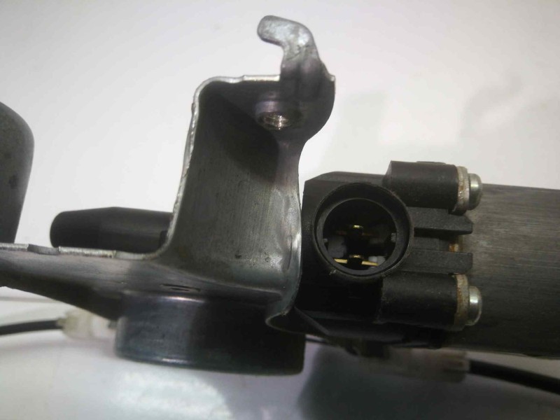 Recambio de elevalunas delantero izquierdo para nissan almera (n16/e) 1.5 16v cat referencia OEM IAM 400601 2 PINS ELECTRICO